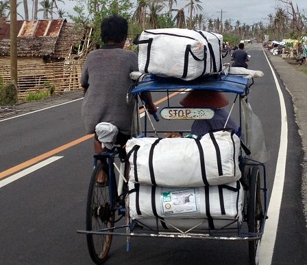ShelterBox weitet seine Hilfsleistungen auf den Philippinen aus, um mehr Familien in Not helfen zu können, die durch die Zerstörungswucht von Taifun Haiyan ihr Zuhause verloren haben.