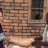 ShelterBox Response Team Mitglied und ein Begünstigter in Malawi