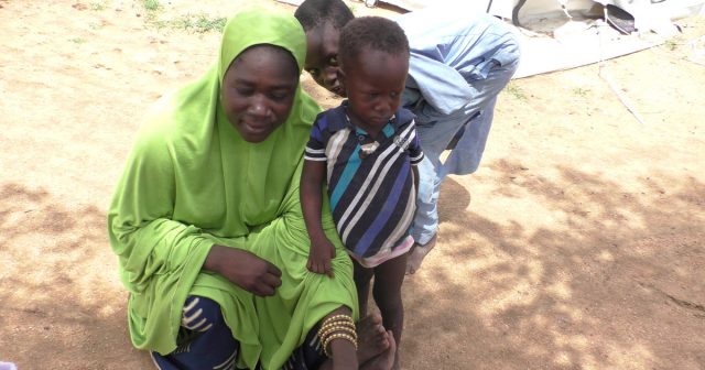 Familie im Minawao Camp in Kamerun