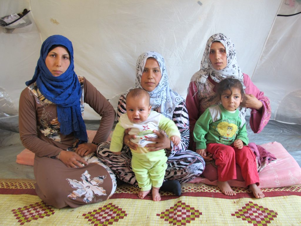 Familie in Shelterbox Zelt