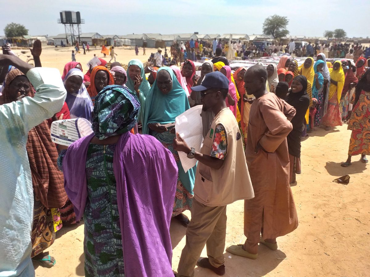 Verteileung von Hilfsgütern in Nigeria