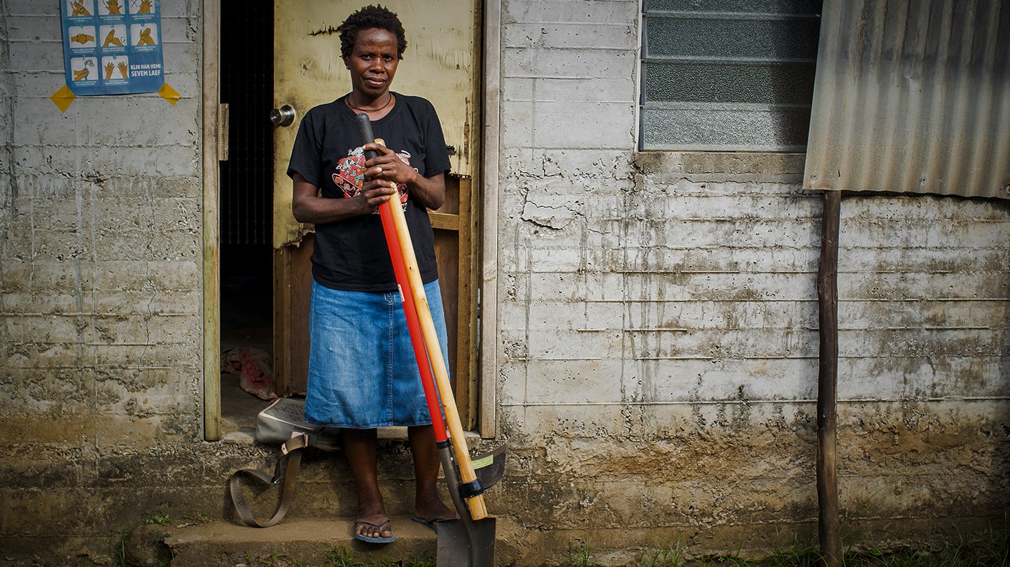 Roslyn nach dem Sturm in Vanuatu mit Hilfsgütern von ShelterBox