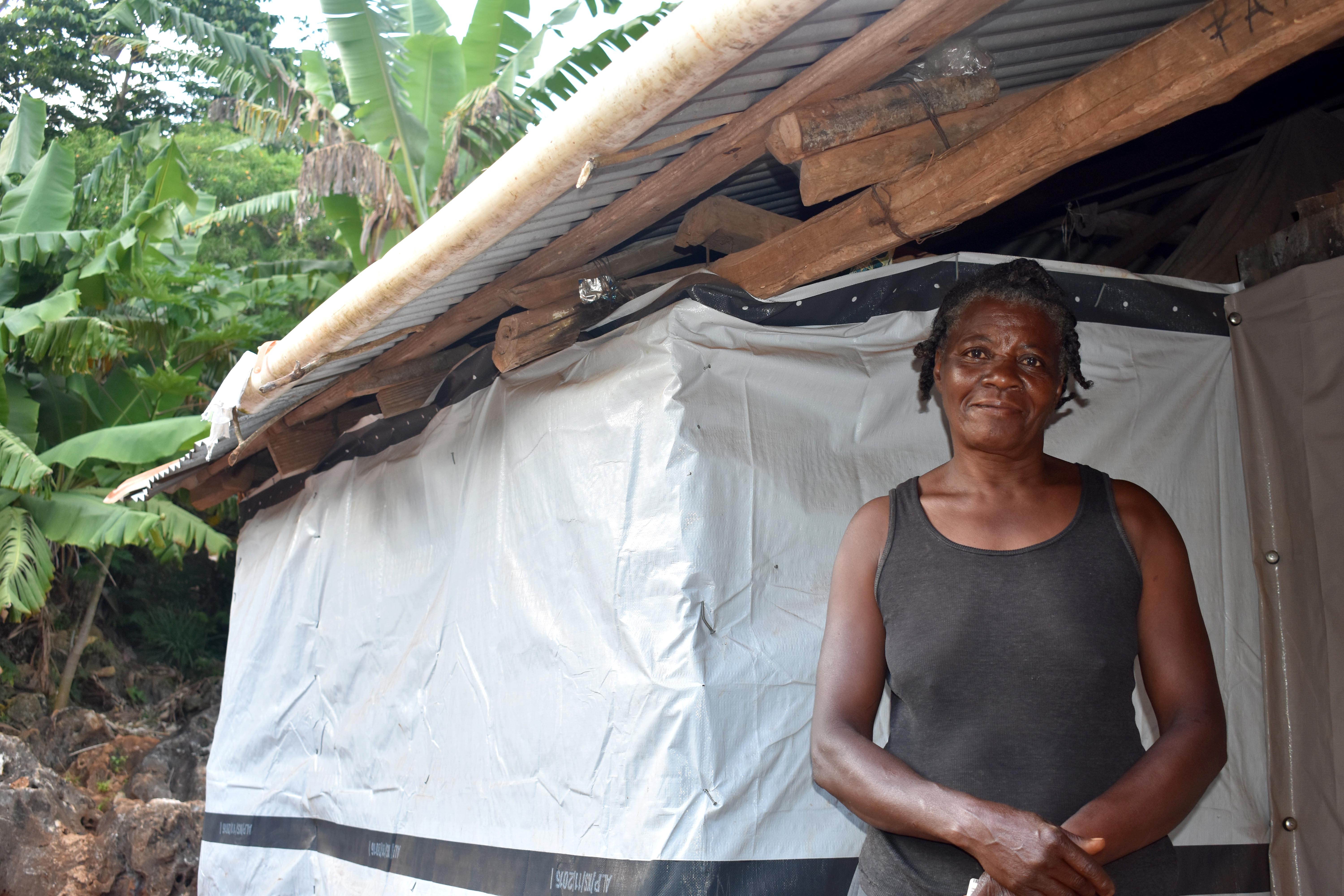 Venita, eine Frau in Haiti die nach dem Erdbeben von ShelterBox unterstützt wurde